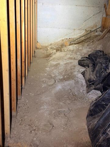 Dirty, Musty Crawl Space in Boise, ID - Before Photo