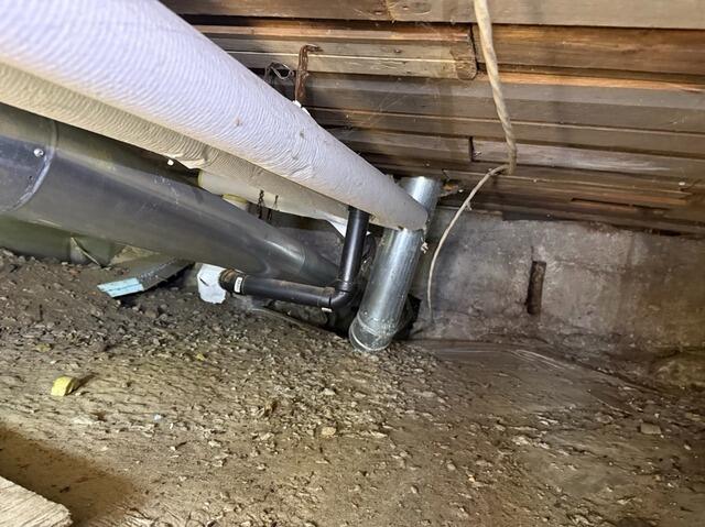 Crawlspace encapsualtion, in Ottawa,On - Before Photo