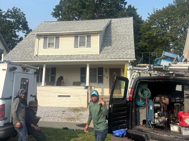 Milford, CT Roof Makeover with Frostone Gray IKO Shingles