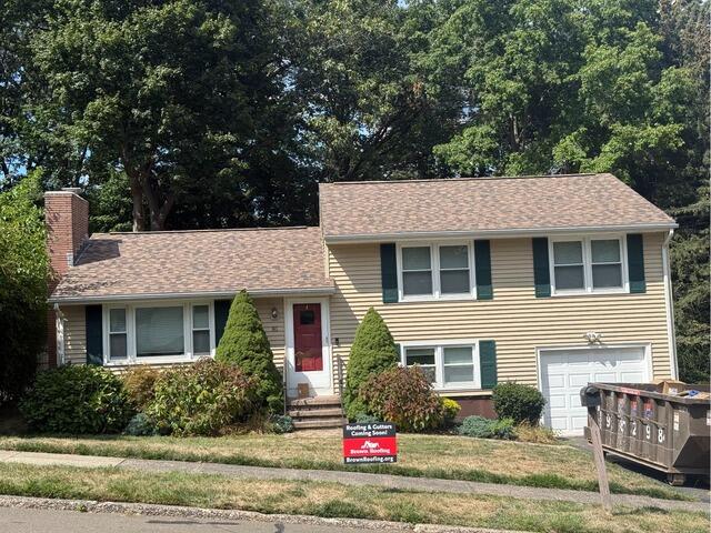 Hamden, CT Home Upgraded with Stunning Brownstone Shingles