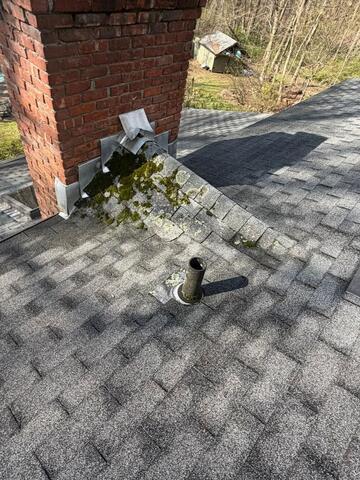 Roof Replacement in Redding, CT - Before Photo