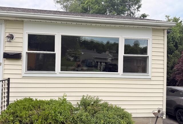 Window Leak to New Replacement Window in Watertown, CT
