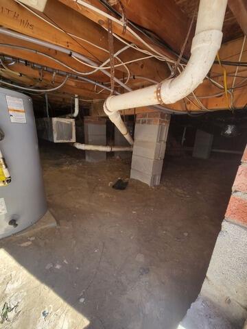 Crawl Space Encapsulation & Dehumidification - Before Photo