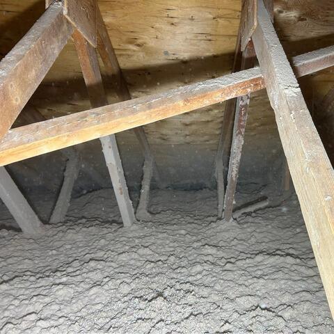 Attic insulation in Gore, QC: no more moisture and mold problems - After Photo