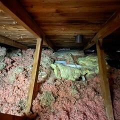 Réduction des pertes thermiques par l'isolation de grenier à Bromont, Québec