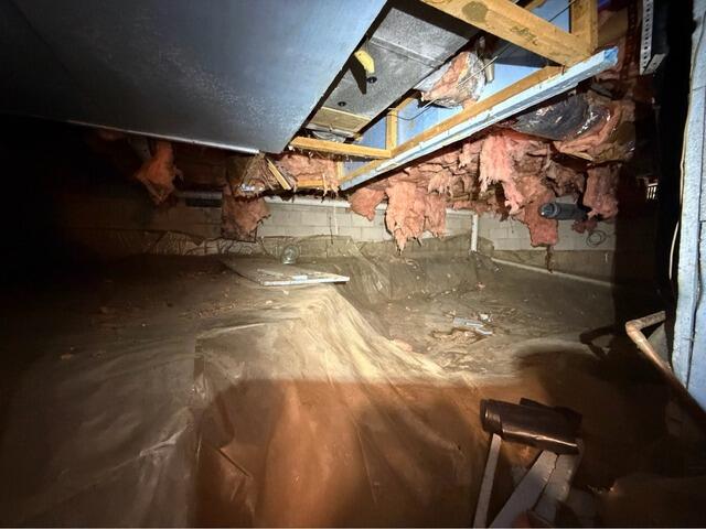 Eliminating Humidity in a Worthington, OH, Crawl Space - Before Photo