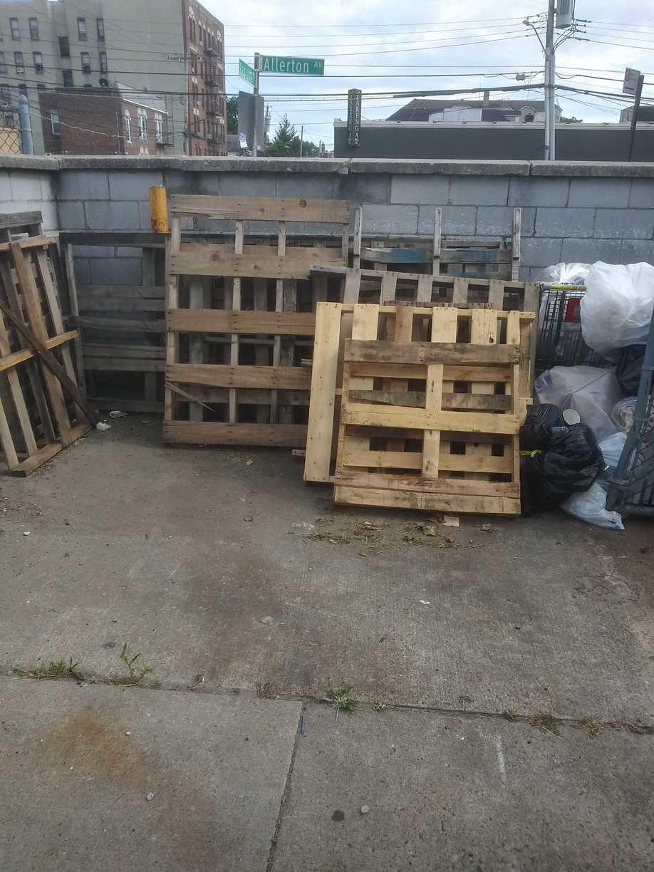 The Junkluggers of New York City Before & After Photo Set Pallet