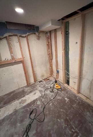 CleanSpace® Wall System installed in Saline, MI Home - 