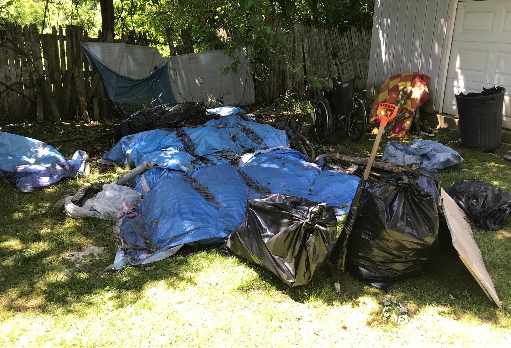 The Junkluggers of Baltimore Before & After Photo Set Yard Debris