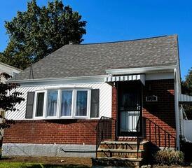 Sentinal Slate IKO Shingles on a New Roof in South Hempstead, NY