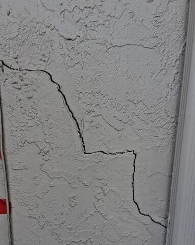 Closing Wall Cracks in Holiday, FL - Before Photo