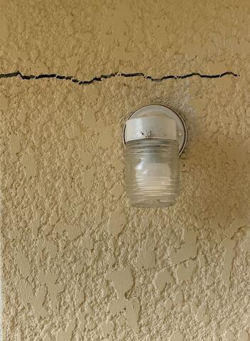 Lifting Foundation & Closing Wall Cracks in Brooksville, FL