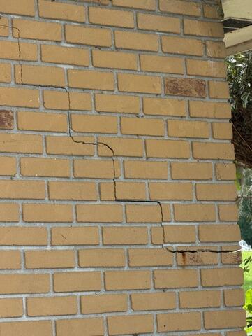 Foundation Wall Cracks Closed in Groveland, FL