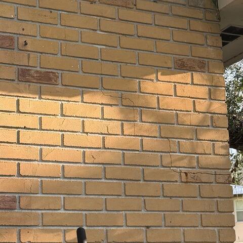 Foundation Wall Cracks Closed in Groveland, FL