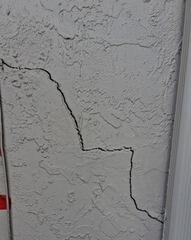 Closing Wall Cracks in Holiday, FL