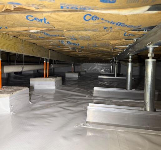 Callahan, FL Crawl Space Reinforced with SmartJacks & Vapor Barrier - After Photo