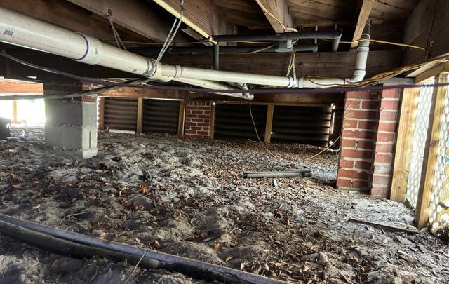 SmartJack Installation for Crawl Space Support in Jacksonville, FL - Before Photo