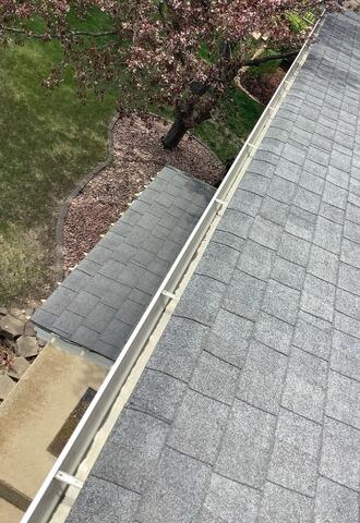 Gutter Cleaning and Raindrop in Marshall - Before Photo