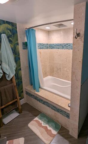 Bathtub to Shower Remodel in Juno Beach FL