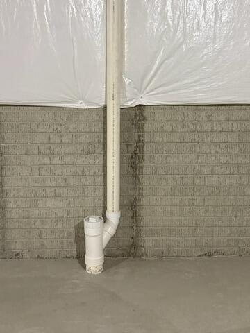 FlexiSpan Repairs Crack in Twinsburg, OH - Before Photo