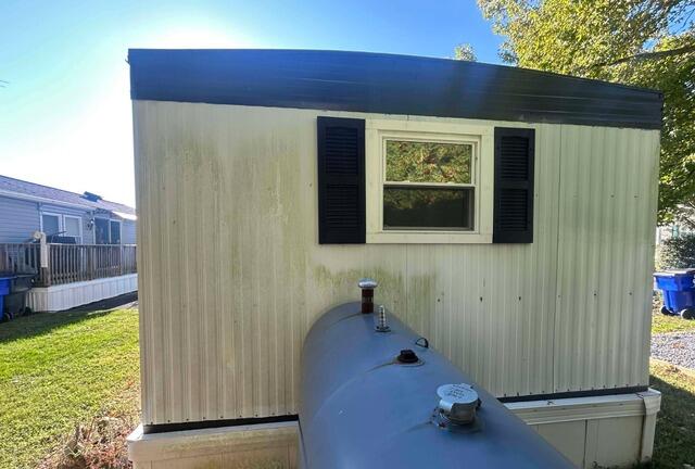 Washing Aluminum Siding in Rehoboth Beach, DE - Before Photo