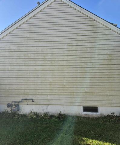 Soft Washing Vinyl Siding in Smyrna, DE