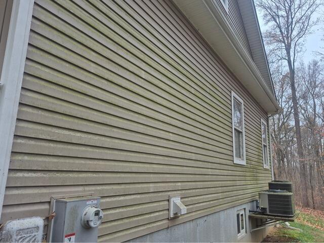 Washing Vinyl Siding in Earleville, MD - Before Photo