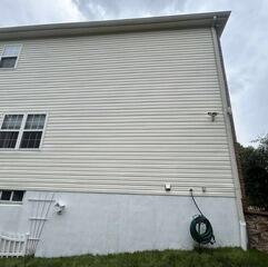 Soft Washing Vinyl Siding in Newark, DE