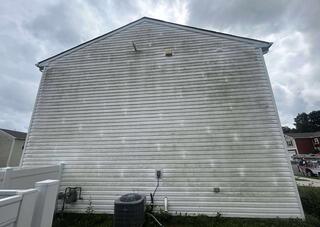 Transforming Vinyl Siding Through Soft Washing in Camden Wyoming, DE