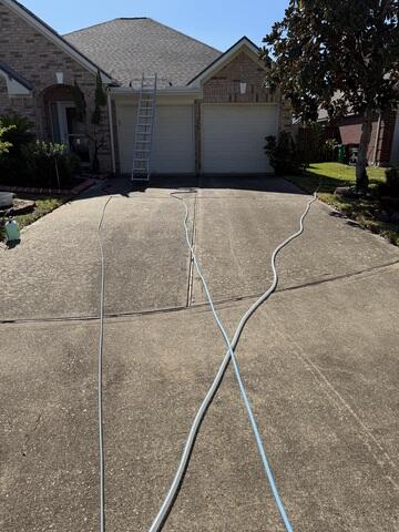 Driveway cleaning in Houston, TX - Before Photo