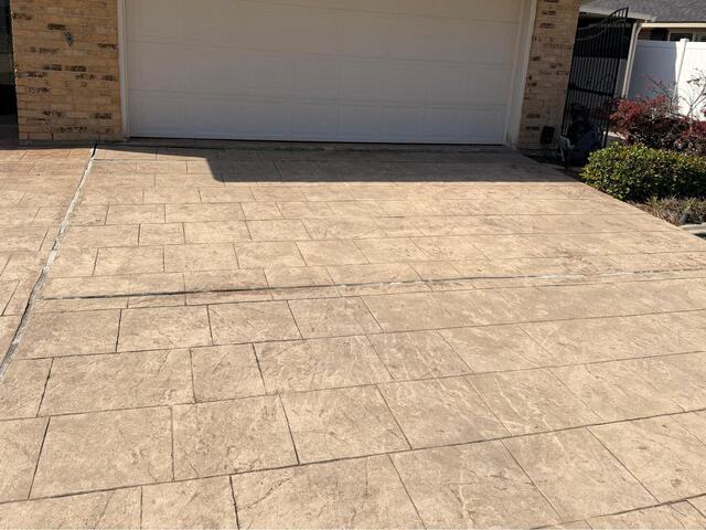 Driveway Leveling in Kenner, LA - Before Photo