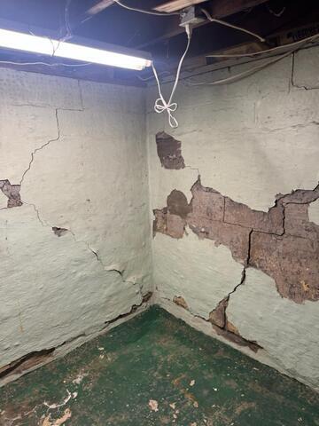 Basement Repair Specialist in Manhattan, IL - Before Photo
