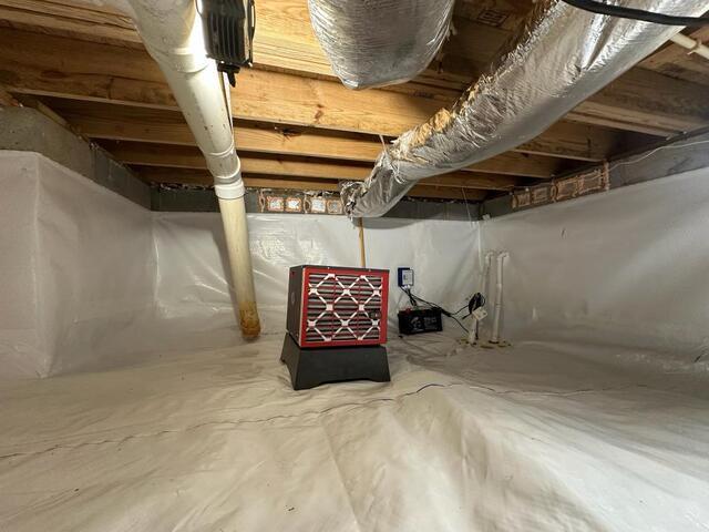 Full encapsulation with SaniDry Sedona dehumidifier and TripleSafe sump pump.