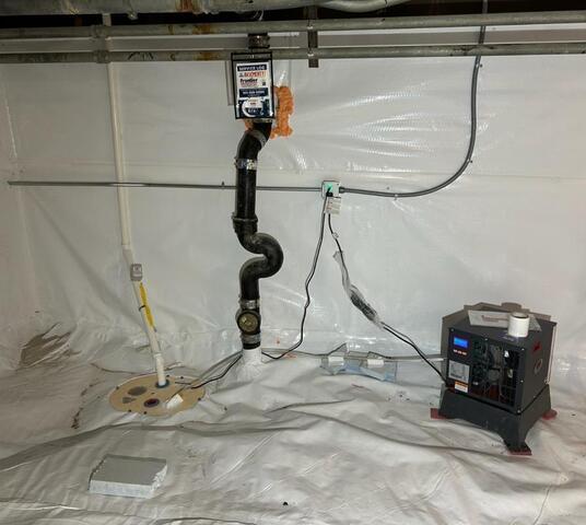 Sump Pump and Dehumidifier in the Crawl Space