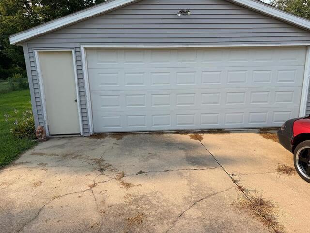 Cracked Driveway Repair in Evansdale, IA