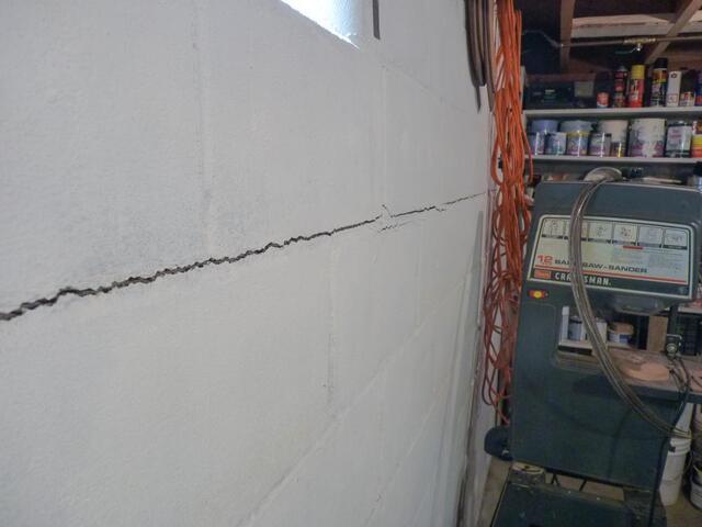 What Causes Basement Walls to Bow? Signs &amp; Solutions - Image 2