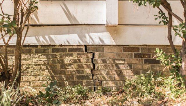 Foundation Cracks: Normal Cracks and When to Worry