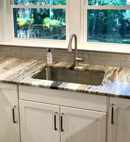 Farmhouse Sink vs. Undermount Sink