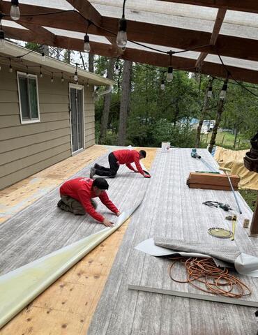 What Is a Walkable Roof? The Rooftop Trend Turning Flat Roofs Into Living Space - Image 1