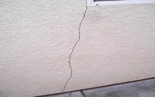 Orlando Homeowners: Learn How to Spot Foundation Problems Early - Image 2