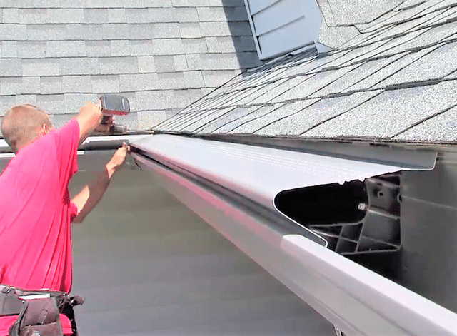 10 Reasons to Hire a Gutter Professional Instead of Going DIY