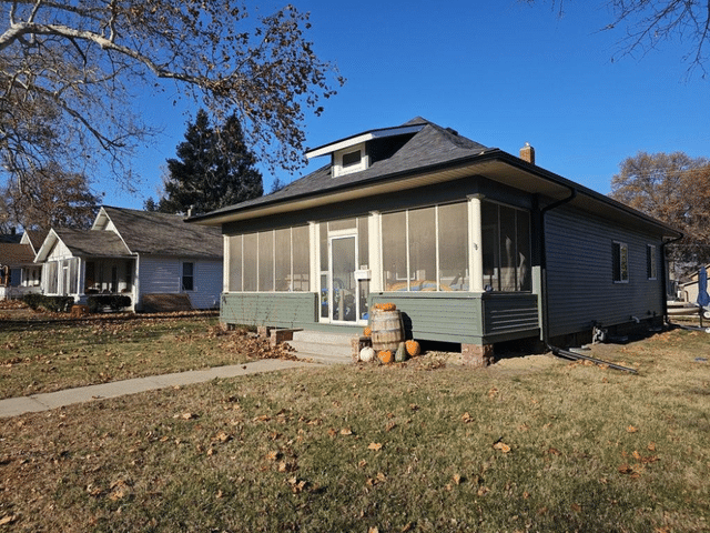 🍂 Preparing Your Home's Exterior for Fall & Winter: Roofing, Siding & Gu...