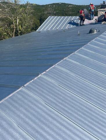 Metal Roof vs. Asphalt Shingles: An Honest 30-Year Cost Comparison for Cent...
