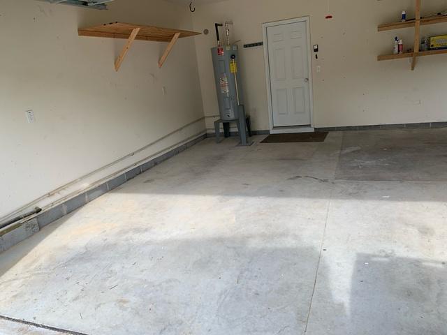 Cleaned out, ready to show, garage space.