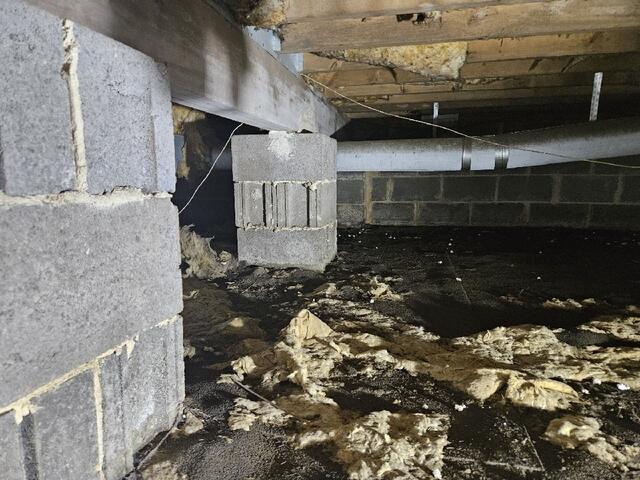 This Mount Laurel crawl space had moisture problems and failing insulation that was no longer protecting the home.