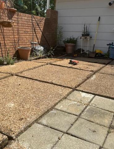 Another image of the patio, but after we removed the joints that we will replace and seal with NexusPro.