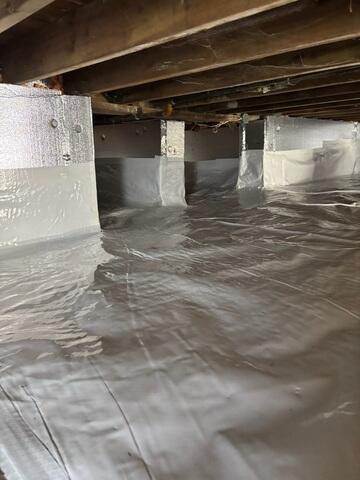 We installed SilverGlo Insulation Panels to boost energy efficiency and reflect heat back into the crawl space. Their moisture-resistant, graphite-infused foam helps maintain a dry, insulated environment, perfect for year-round comfort.