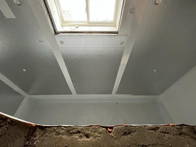 SilverGlo Wall insulation regulates the temperature of the crawl space and doesn't deteriorate over time.