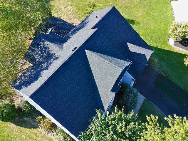 Completed roof replacement in Newark, Delaware showcasing the Klaus Roofing System with IKO Dynasty Granite Black shingles, built to eliminate leaks and protect against future roof problems