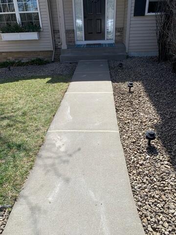 After: The slabs have been lifted with PolyLevel and the joints were sealed with NexusPro